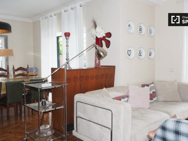 Casa espaçosa com 3 quartos para alugar em Alcabideche, Lisboa