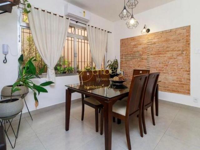 Casa espaçosa com três dormitórios, 1 suíte e excelente localização oportunidade!
