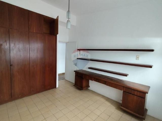 Casa Espaçosa com Edícula para Alugar – Lagoa do Araçá
