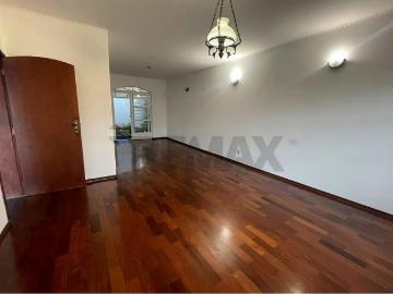 Casa Espaçosa com Piscina em Sorocaba Aluguel