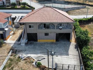 Casa espaçosa de 4 quartos em Samões, Portugal 170m² Samões