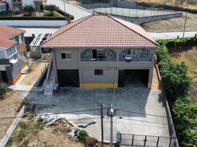 Casa espaçosa de 4 quartos em Samões, Portugal