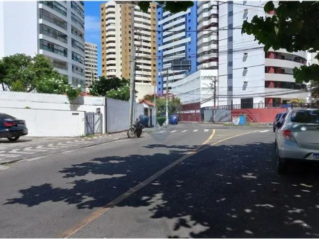Casa Espaciosa na Pituba: Conforto e Sofisticação
