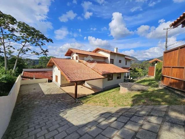 Casa Espetacular No Condomínio Green Valleiy Com Vista Indevassável, Piscina E Área de Lazer Complet