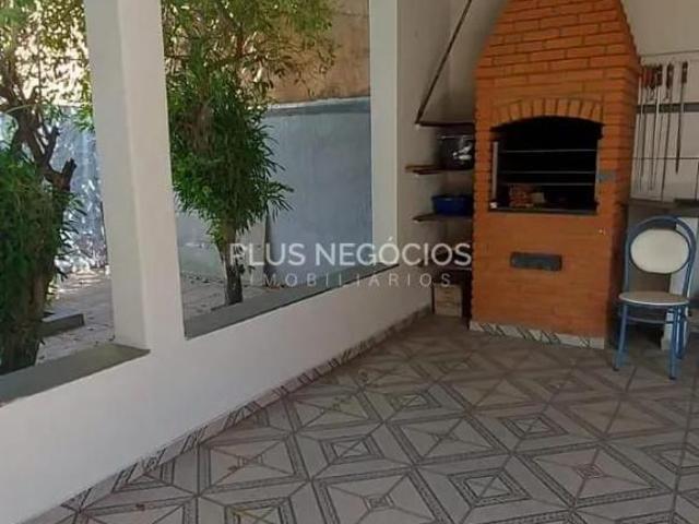 Casa Espetacular no Jardim Leocádia Soroccaba à Venda com 3 Dormitórios, Suíte e 181 m² de Área Út