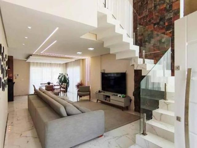 Casa Espetacular à Venda em Curitiba PR, Bairro Xaxim: 4 Quartos, 1 Suíte, 2 Salas, 3 Banheiros, 5 V