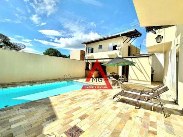 CASA ESPETACULAR com 6 quartos, sendo 2 suítes, área gourmet com piscina, no coração da cidade na ru