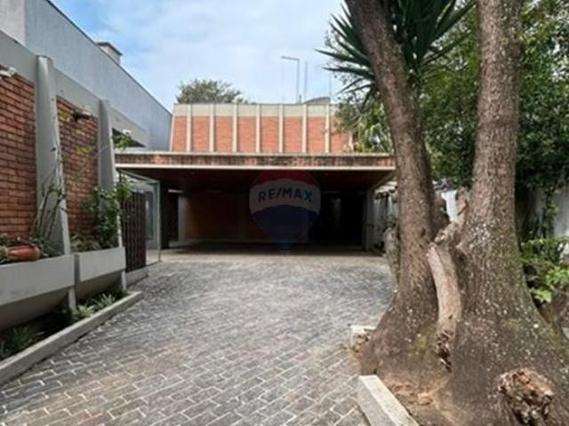 Casa Espetacular em Santo Amaro/Alto da Boa Vista, 600m² terreno, Ótimo Preço!