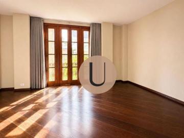 Casa Especial no Residencial 3 Alphaville | 715 m² de Terreno, Jardim Encantador e Lazer Completo