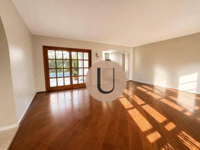 Casa Especial no Residencial 3 Alphaville | 715 m² de Terreno, Jardim Encantador e Lazer Completo