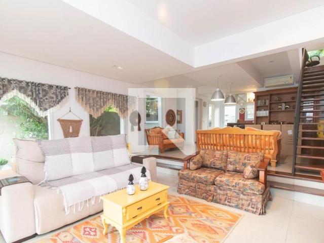 Casa, Espírito Santo, 3 Quartos, 216 m2 Porto Alegre