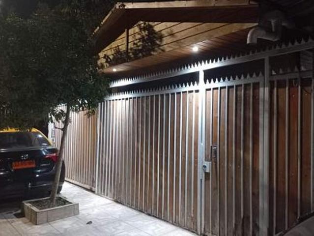 Casa esquina con local comercial incluido