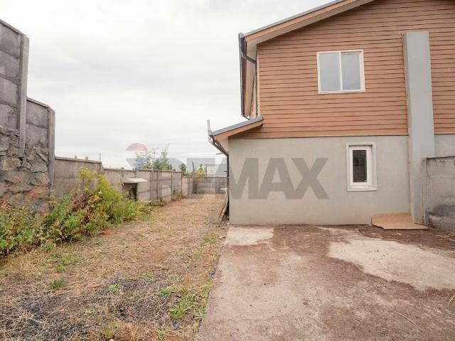 Casa esquina con patio en lomas de antú | 2 dormitorios por 78000. 00 en Yumbel