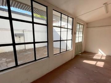 CASA ESQUINA DE 4 DORMITORIOS A PASOS DE UST
