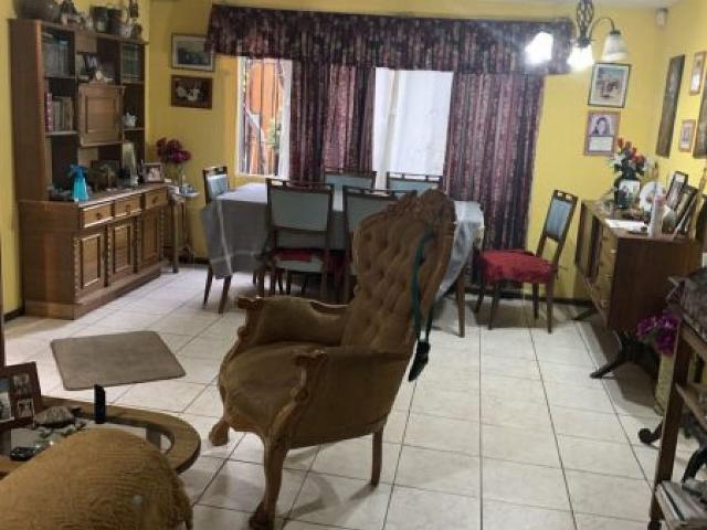 Casa esquina en Julio Covarrubias, El Bosque
