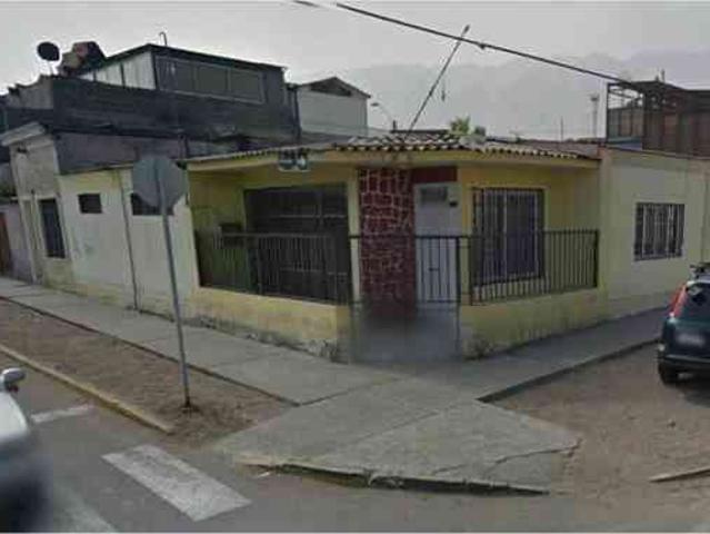 CASA ESQUINA_Propiedad de 300 m2