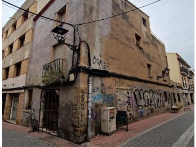 Casa Esquinera para Reformar en el Centro de Olesa de Montserrat