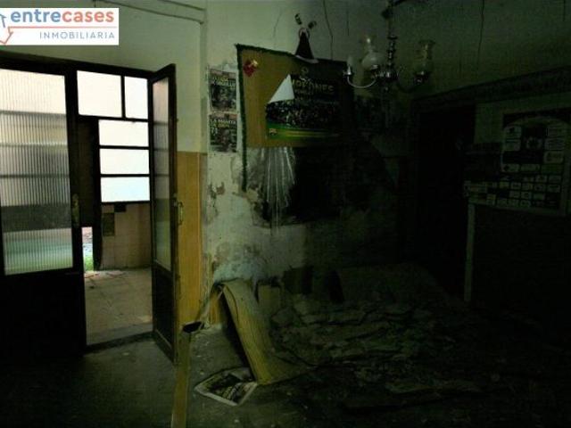 CASA ESQUINERA PARA REFORMAR