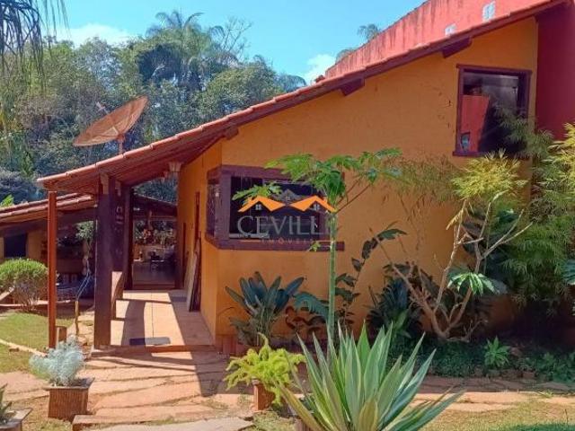 Casa estilo Toscano ótima localização em Casa Branca