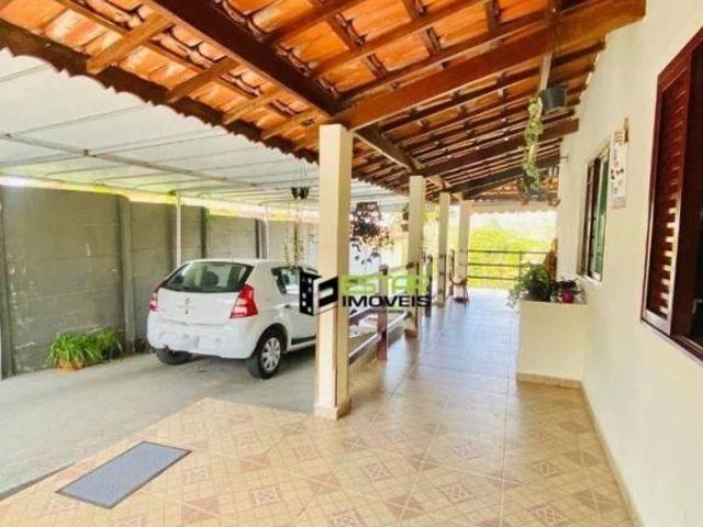 Casa estilo chácara em condomínio muito tranquilo com fácil acesso a Fernão Dias!