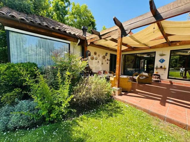 Casa estilo Chilena | Paneles Solares | Liray Chicureo | 4 dormitorios por 15490.00 en Colina