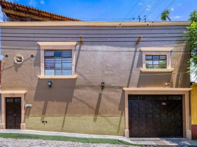 Casa Estilo Colonial en Venta en San Miguel de Allende a Minutos del Centro