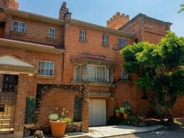 Casa Estilo Inglés en Vista Hermosa, Cuernavaca | Jardín, Terraza y Vistas Panorámicas