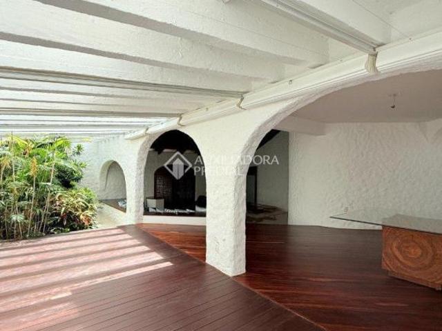 Casa estilo mediterrâneo na Vila Conceição, Zona Sul Porto Alegre