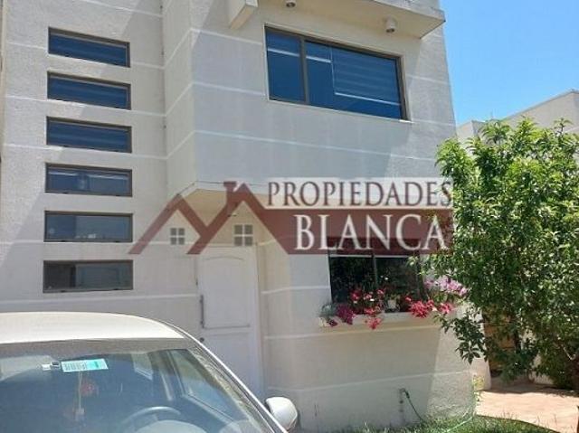 CASA ESTILO MEDITERRANEA EN CONDOMINIO PEÑABLANCA