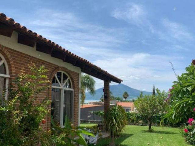 Casa Fuente Tranquila