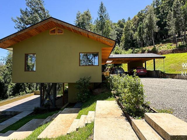 ESPECTACULAR CASA EN PARCELA DE 1HA QUITACALZON VALDIVIA