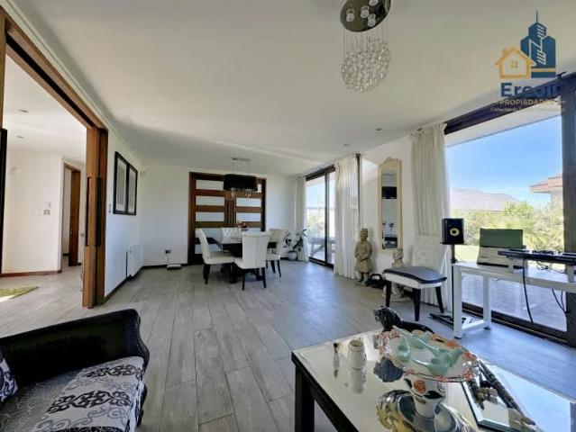 Casa FUNDO EL VENADO | 5 dormitorios por 15140.00 en San Pedro de la Paz