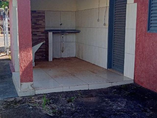 Casa fundos para alugar com 1 quarto no CENTRO, Roberto Imobiliária Casa Verde Catanduva