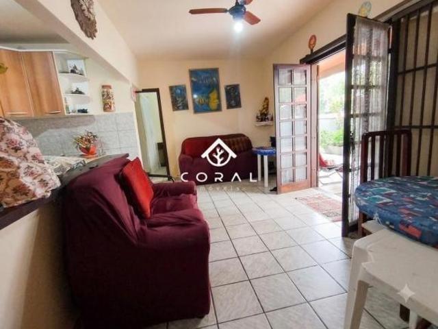 Casa faixa mar com espaço de terreno
