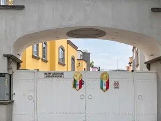 Casa Familiar Amplia Dentro De Residencial Privado De Solo 24 Casas