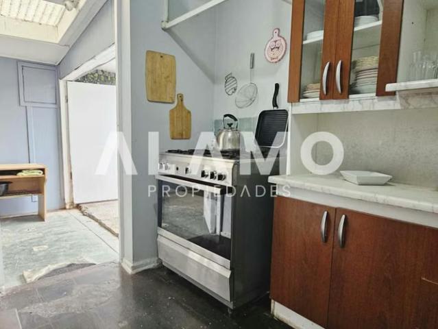 Casa familiar barrio tradicional 63920 | 4 dormitorios por 8100.00 en Macul