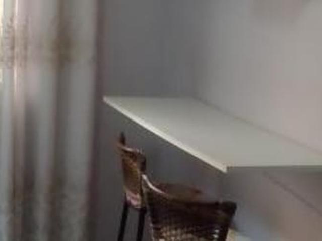 Casa famíliar com quartos disponíveis