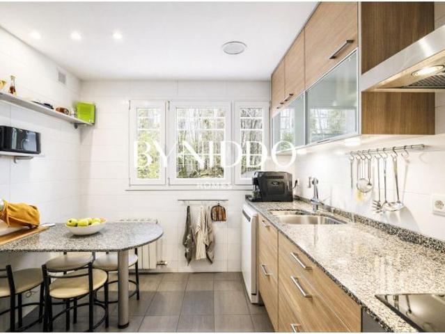 Casa familiar con jardín en una ubicación privilegiada