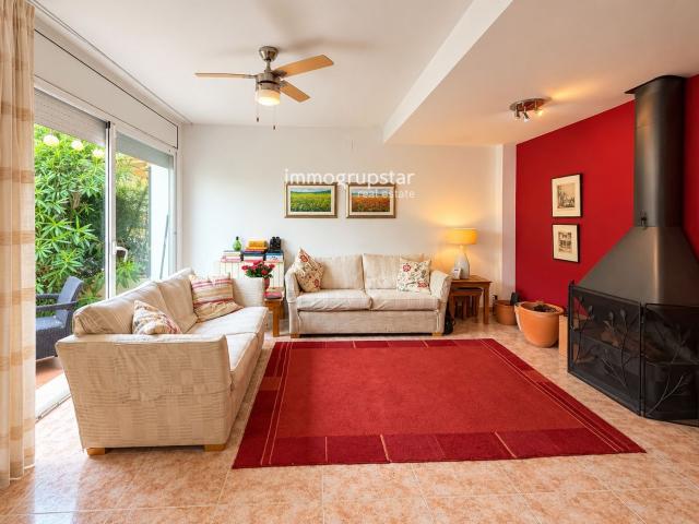 Casa familiar con piscina y garaje en el centro de Calonge 174m² Calonge
