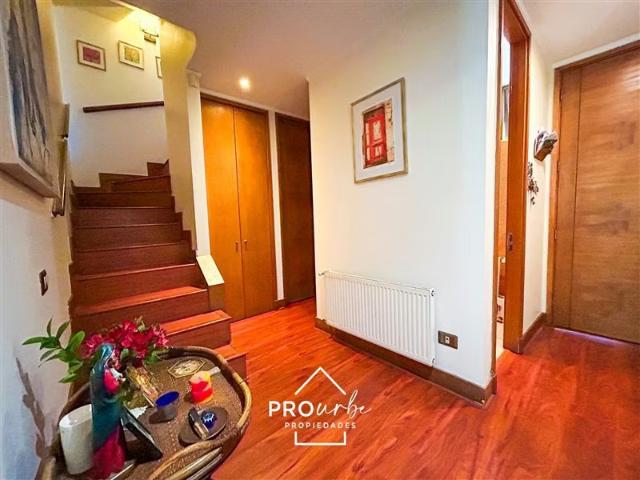 Casa familiar en condominio, piscina, quincho, y GC bajos | 5 dormitorios por 15300.00 en Las Condes