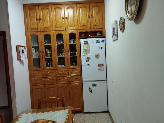 CASA FAMILIAR EN SANTIDAD CON GARAJE PROPIO Y AMPLIA AZOTEA !