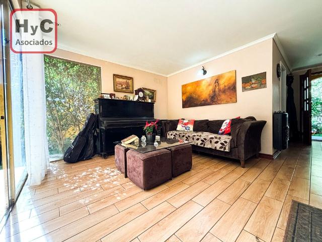 Casa Familiar en Viña: Jardín, Terraza y Barrio Tranquilo