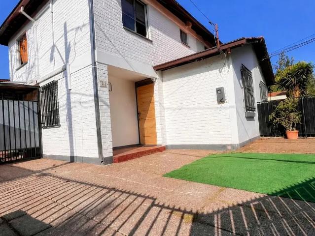 Casa familiar 4d 2b en ñuñoa 3 estac. metro a pasos