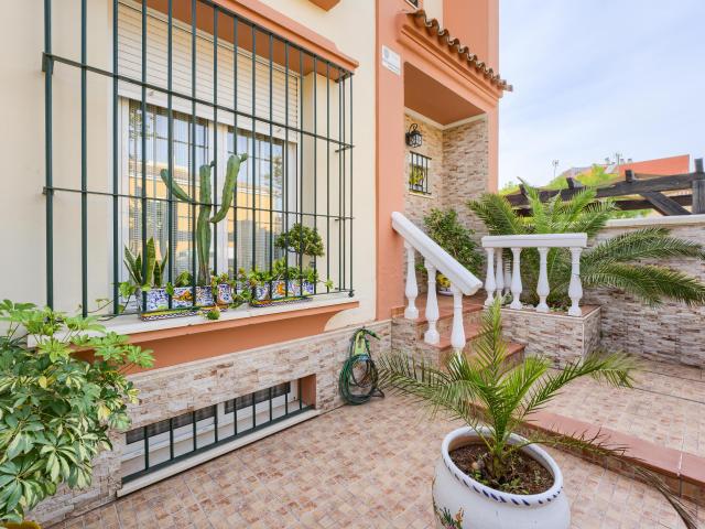 CASA FAMILIAR