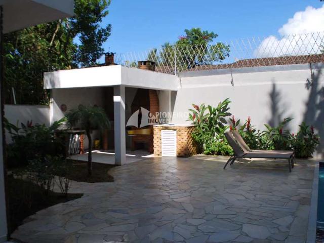 Casa fora de condomínio disponível para venda em Barra do Una