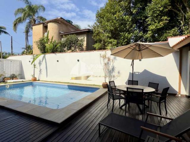 Casa fora de condomínio, disponível para venda, em Juquehy