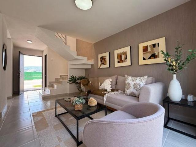 Casa en Venta con 3 Recámaras y 2.5 baños enfrente de Sonterra Querétaro