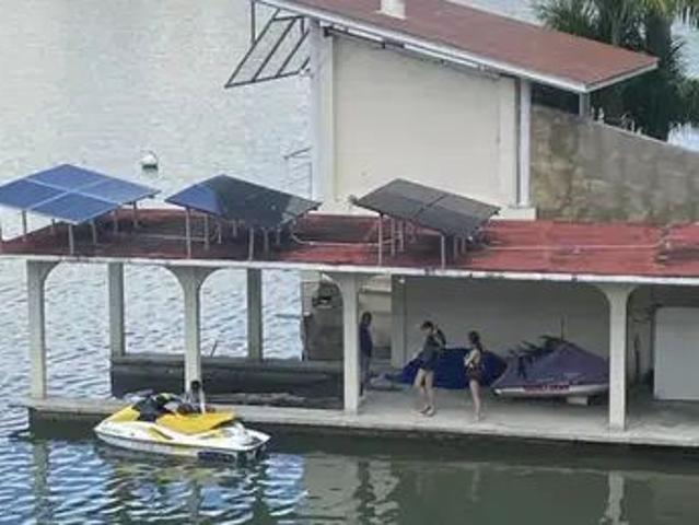 Casa Frente Al Lago De Tequesquitengo Con Playa, Alberca Y Muelle Propios | 1,890 M2 De Terreno, 455 M2 De Construcción, 5 Recámaras, Totalmente Amueblada Y Lista Para Habitarse