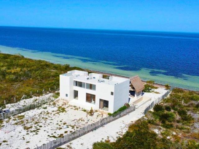 Casa Frente Al Mar En Las Hermosas Playas de San Crisanto, Yucat?n