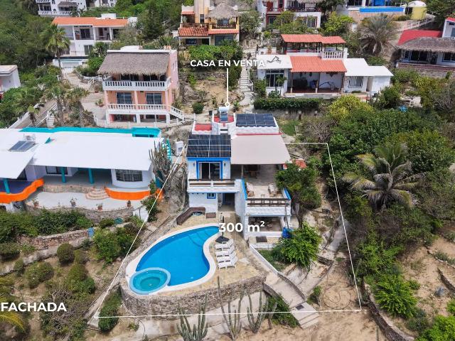 Casa Frente al Mar en Venta en Playa Salchi, Oaxaca